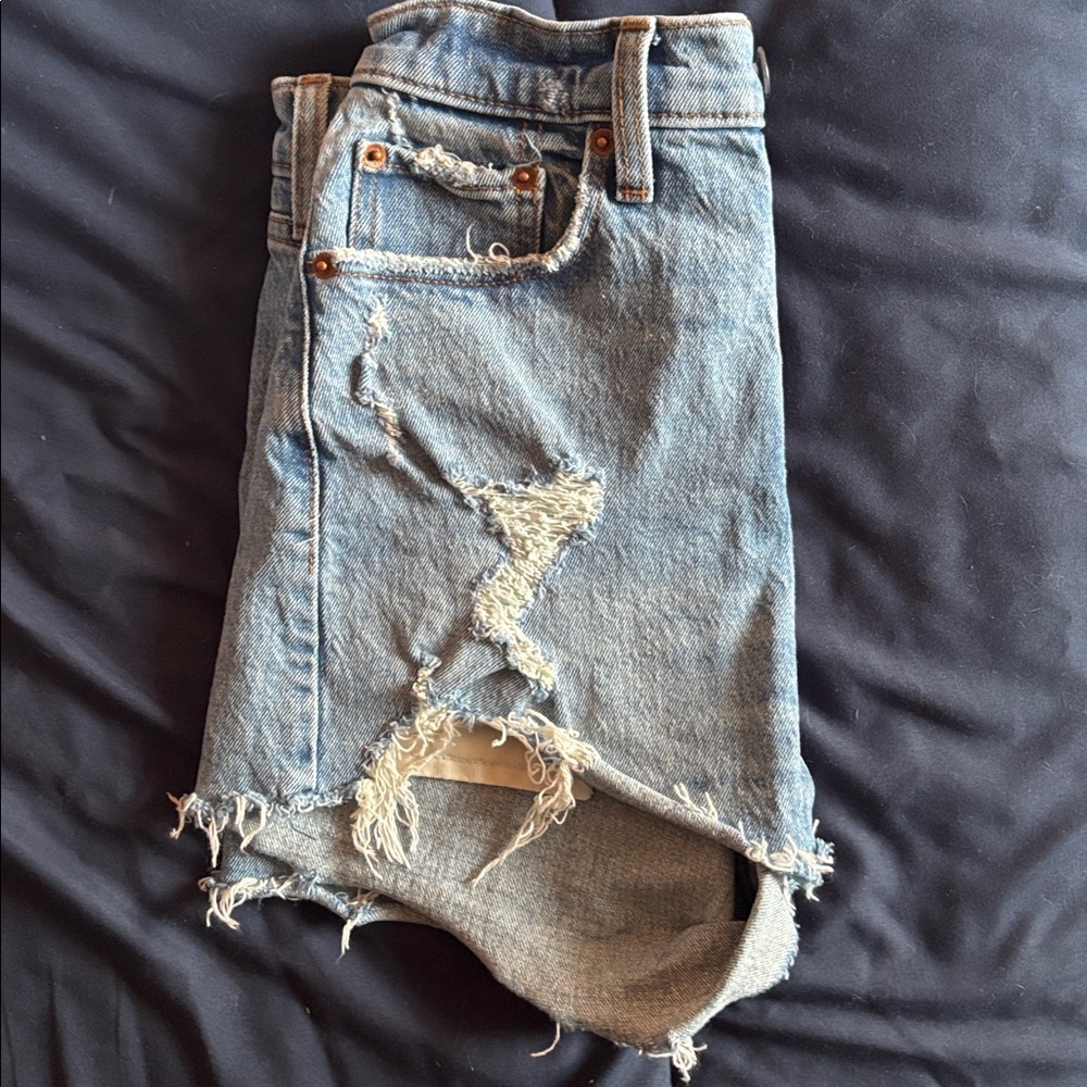 Abercrombie Curve Love High Rise Mom Shorts (0)25